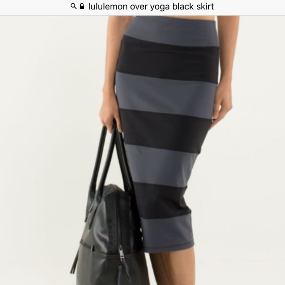 Lululemon black & blue Yoga Over skirt size 4